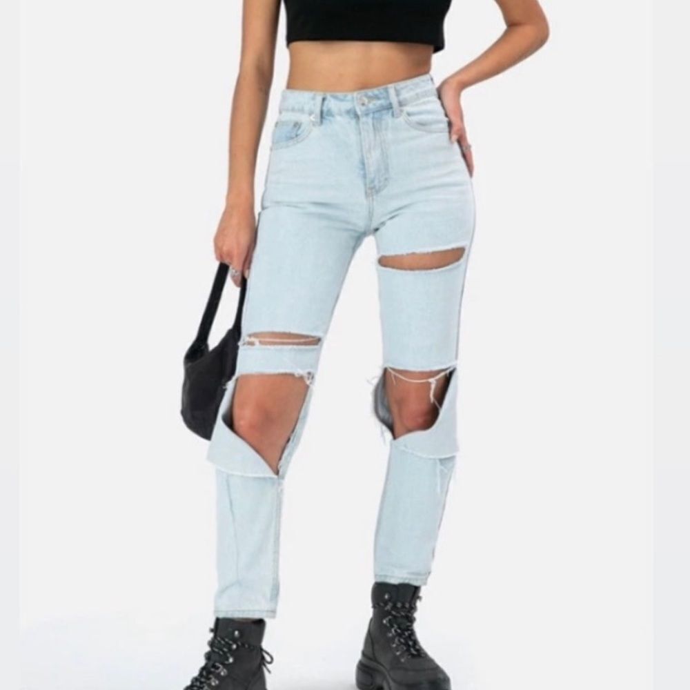 Adika ligh wash Distressed Women Jeans